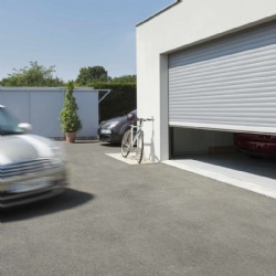 Aluminum roller garage door